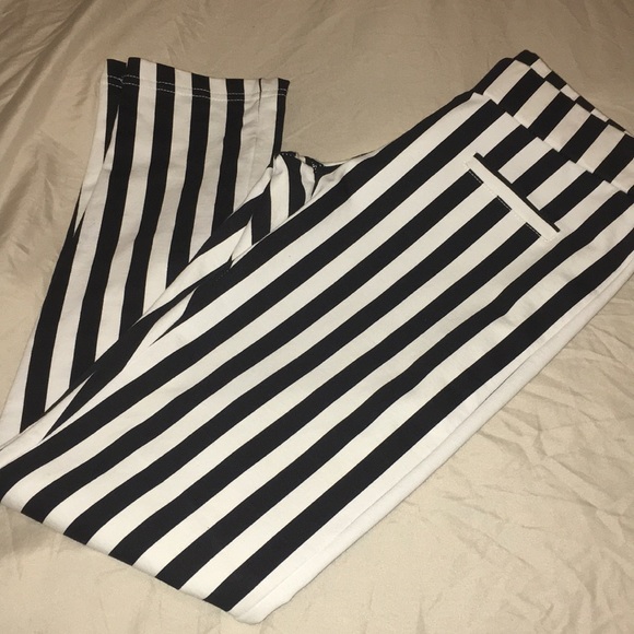 Pants - Black and white leggings